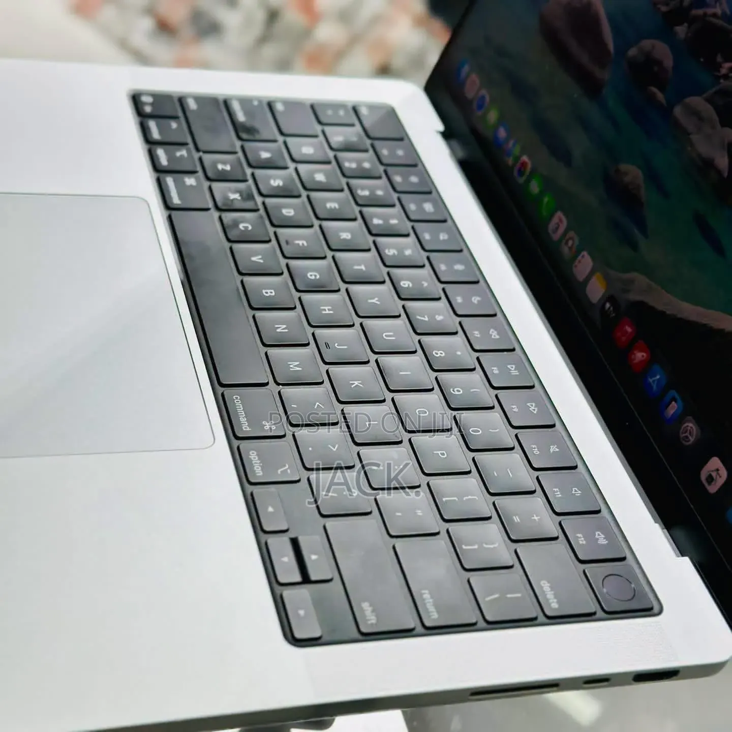 Laptop Apple MacBook Pro 2025 M5 16GB Apple M5 SSD 512GB