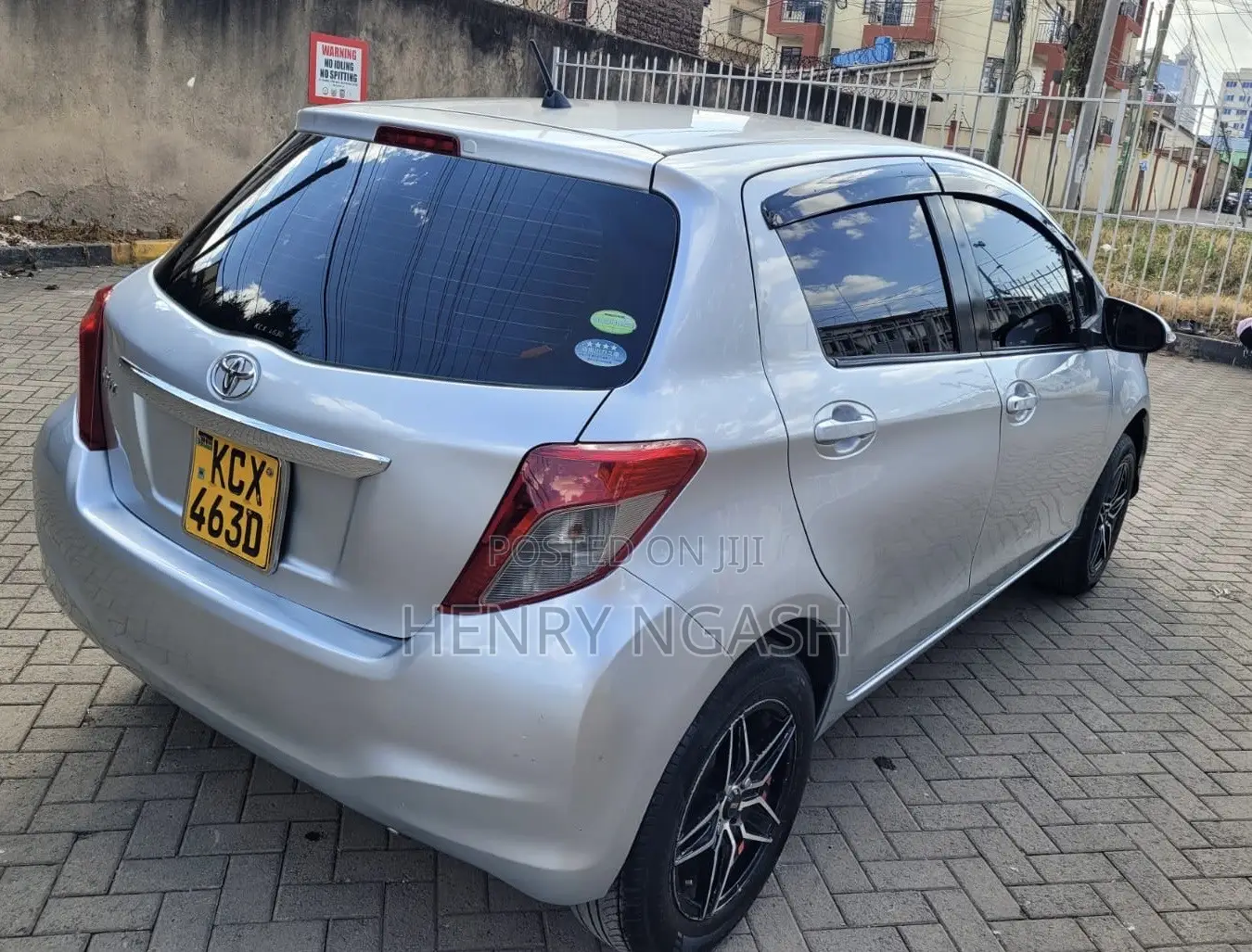 Toyota Vitz 2012 Silver