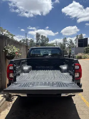 New Toyota Hilux 2024 Gray