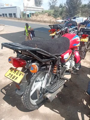 Bajaj Boxer 2025 Red
