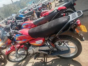 Bajaj Boxer 2025 Red