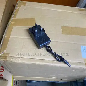 Intelligent Universal Power Adapter Three Pin Plug 21V 1A
