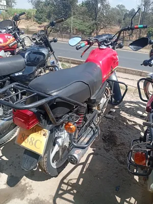 Honda CB 2023 Red