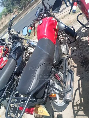 Honda CB 2023 Red