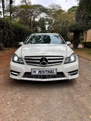 Mercedes-Benz C200 2011 White