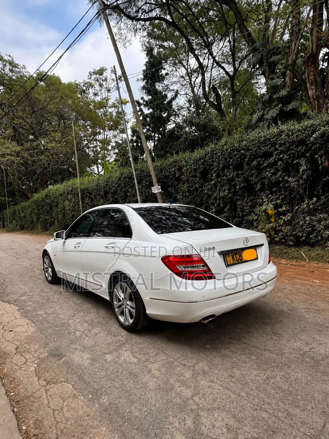 Mercedes-Benz C200 2011 White