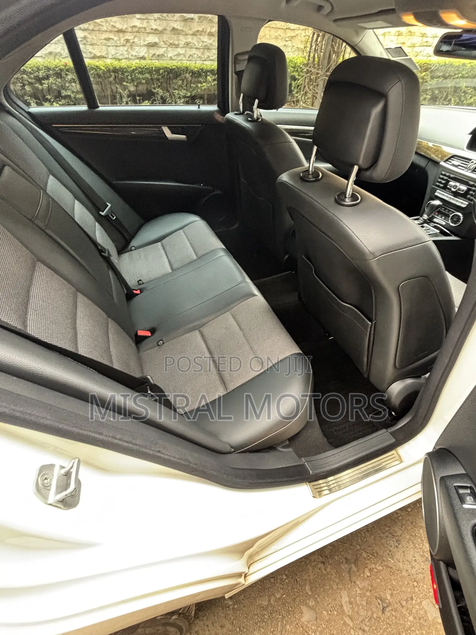Mercedes-Benz C200 2011 White