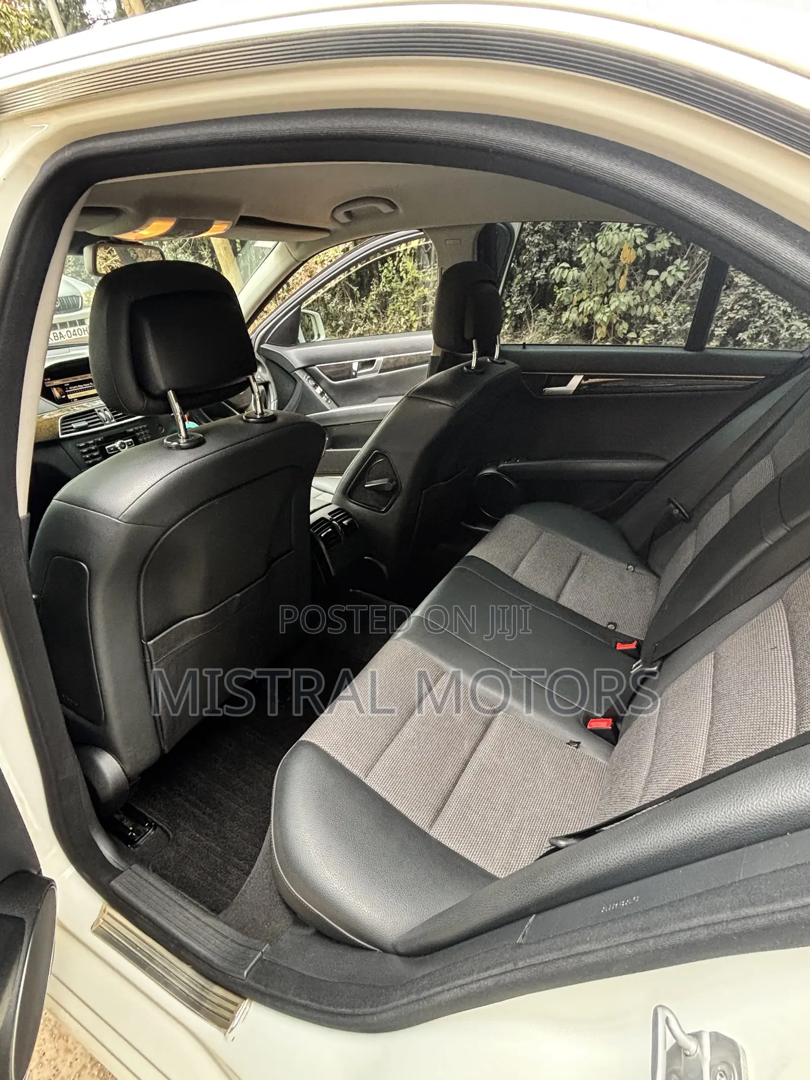 Mercedes-Benz C200 2011 White