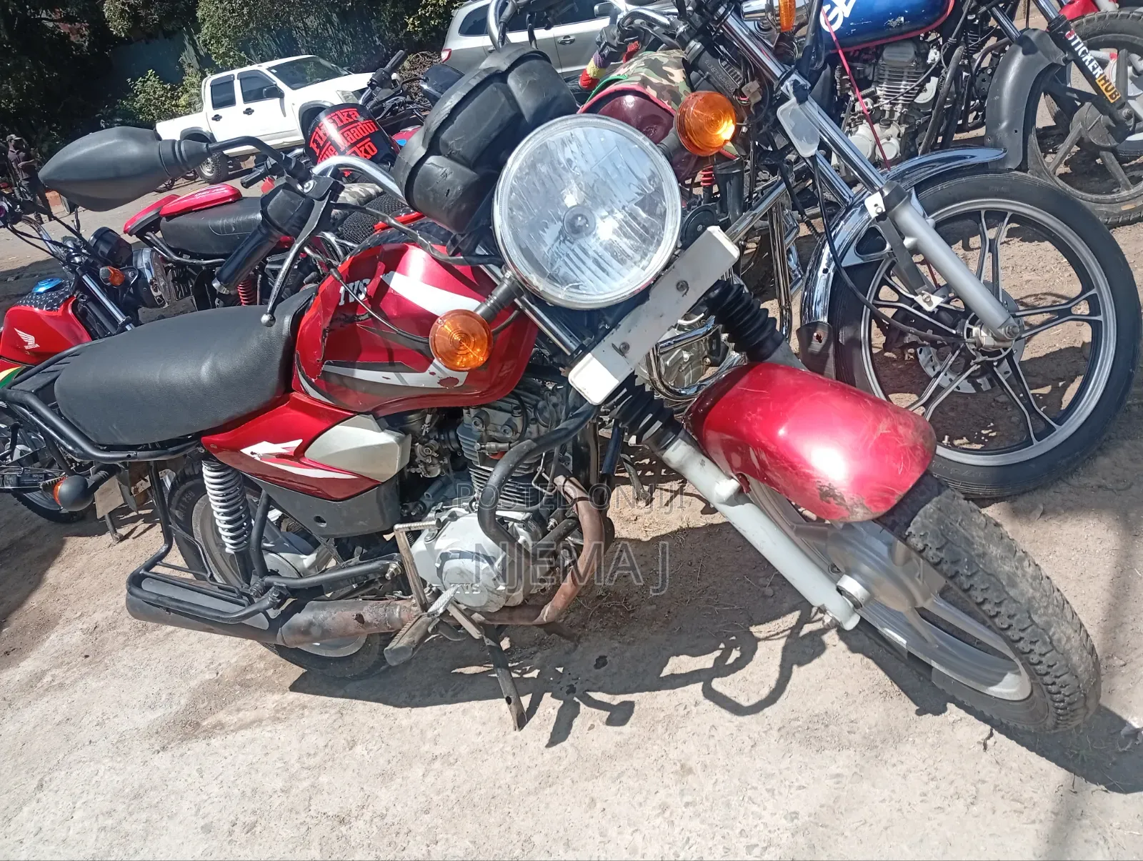 TVS HLX 125 2022 Red