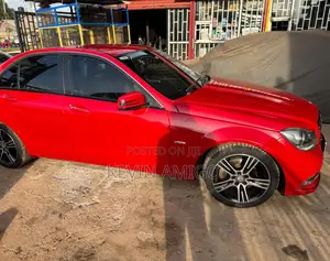 Mercedes-Benz C180 2014 Red