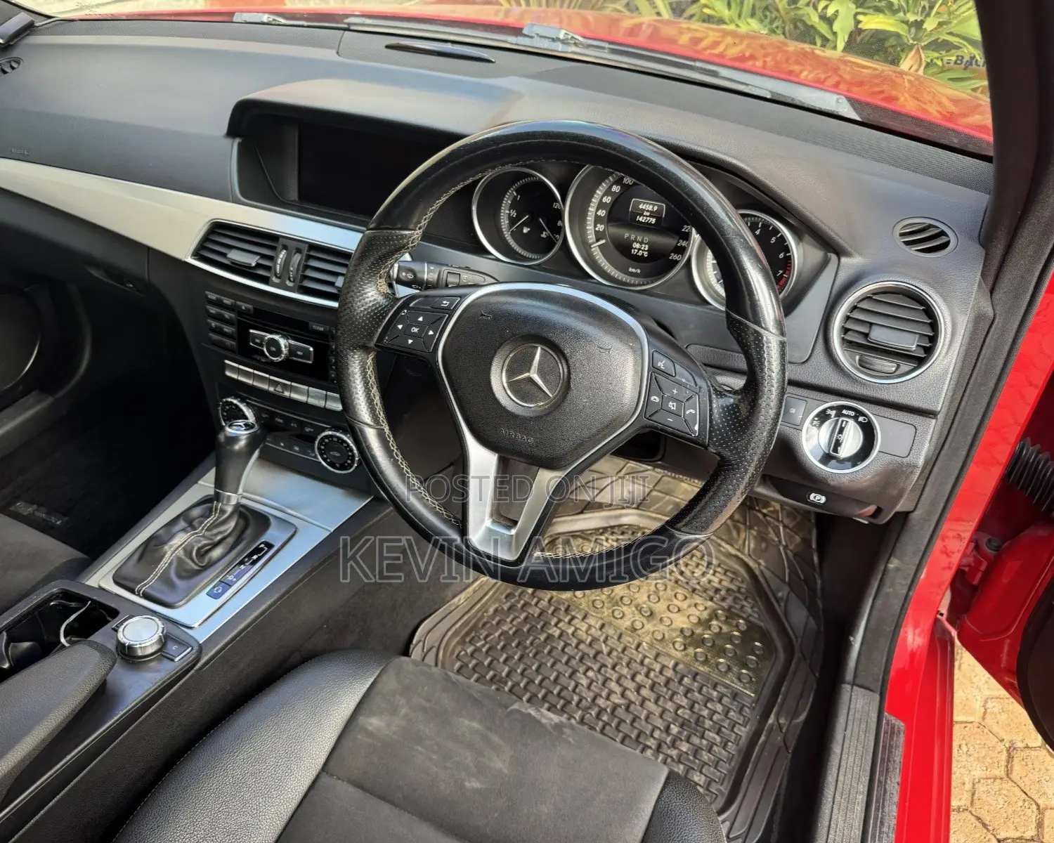 Mercedes-Benz C180 2014 Red