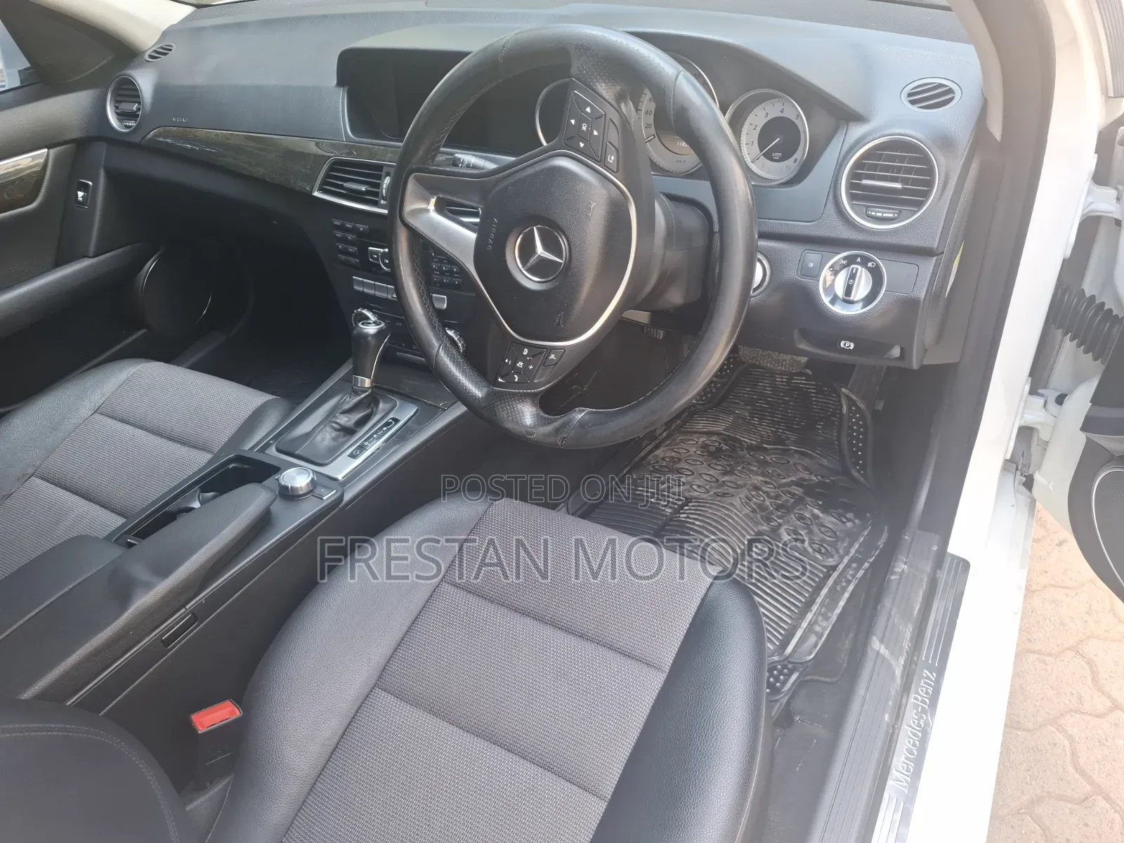Mercedes-Benz C200 2011 White
