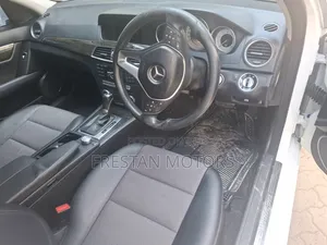 Mercedes-Benz C200 2011 White