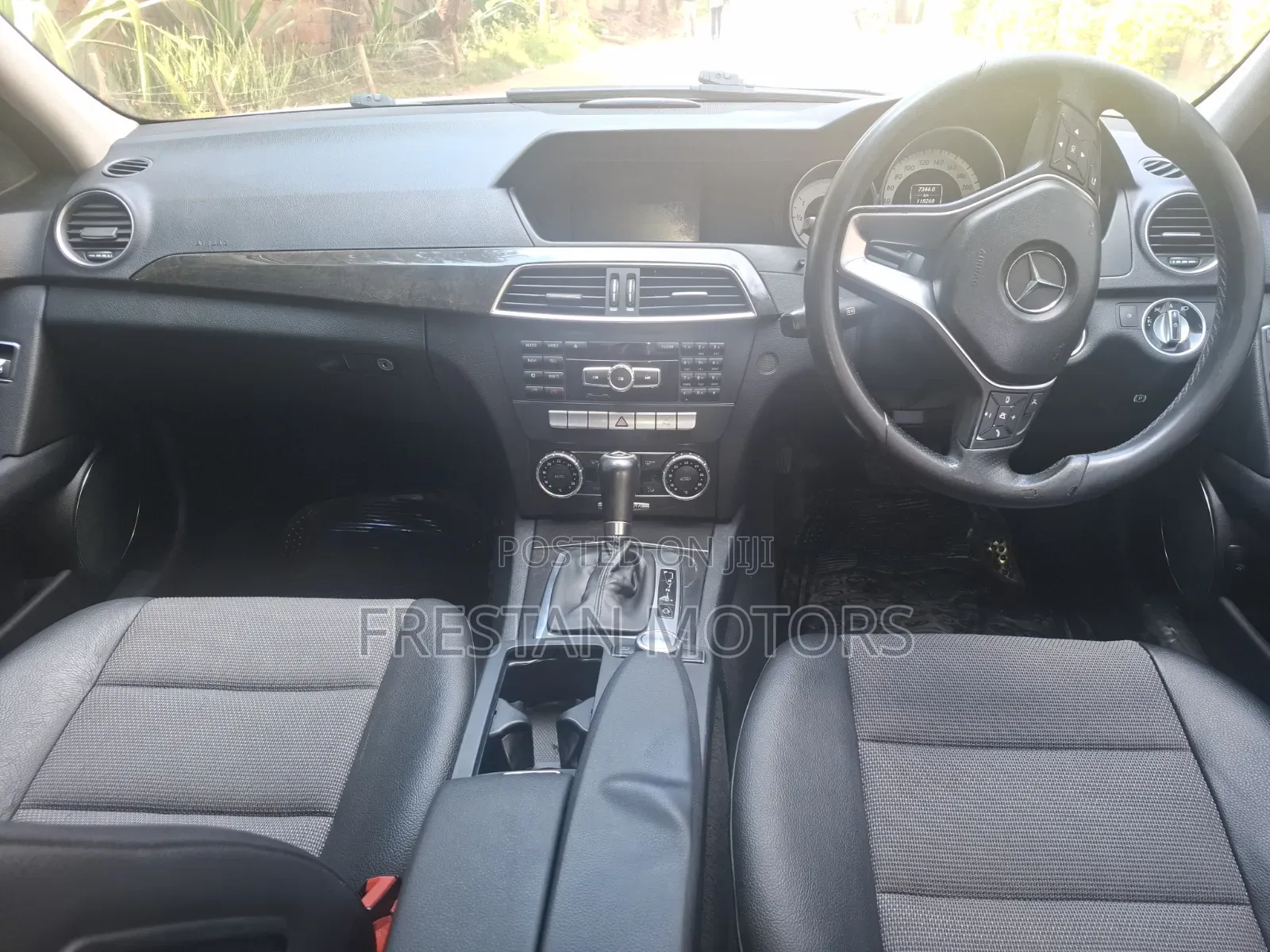 Mercedes-Benz C200 2011 White