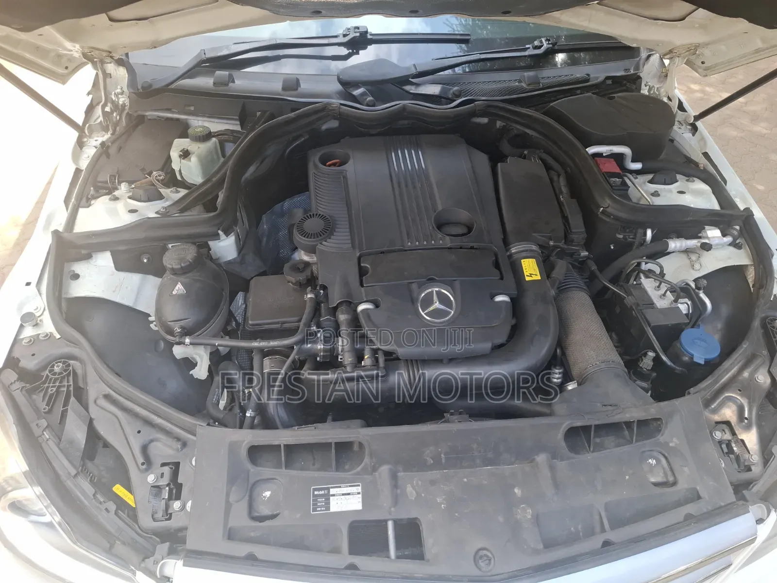 Mercedes-Benz C200 2011 White