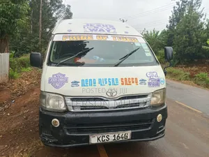 Toyota HiAce 2013 White