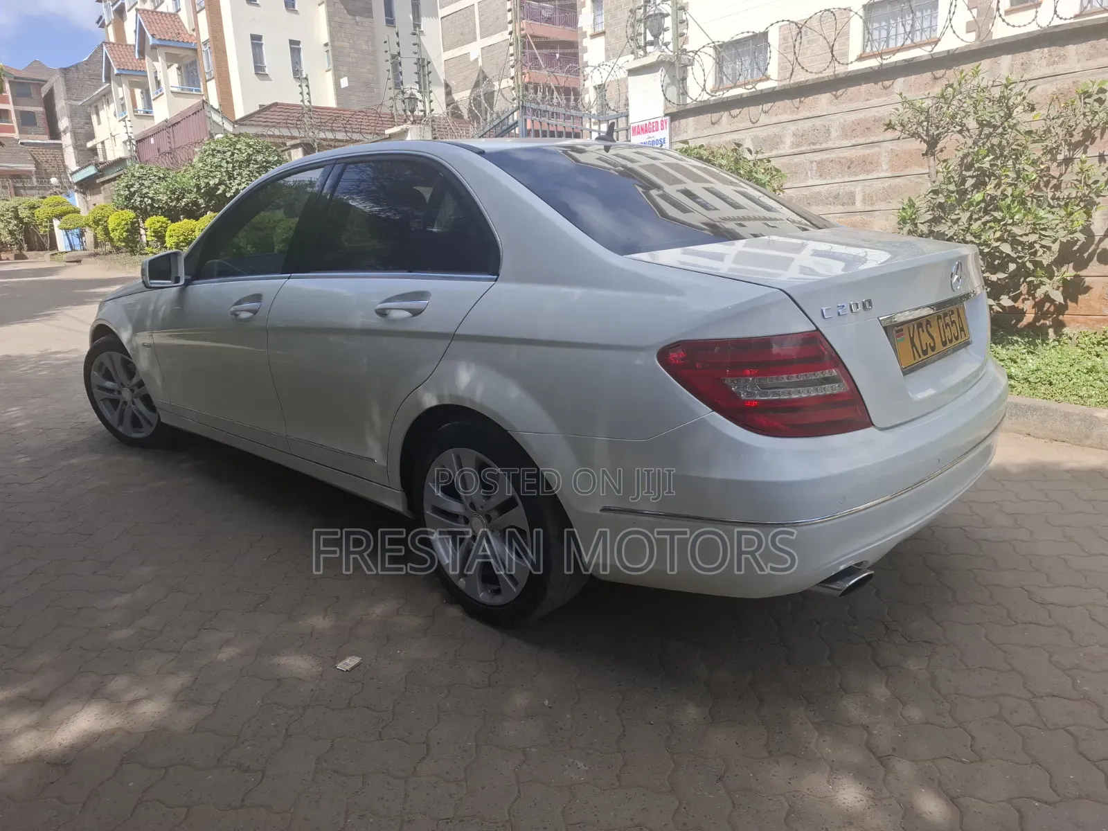 Mercedes-Benz C200 2011 White