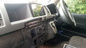 Toyota HiAce 2013 White