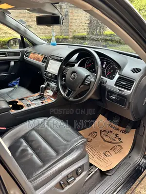 Volkswagen Touareg VR6 Executive 2011 Black