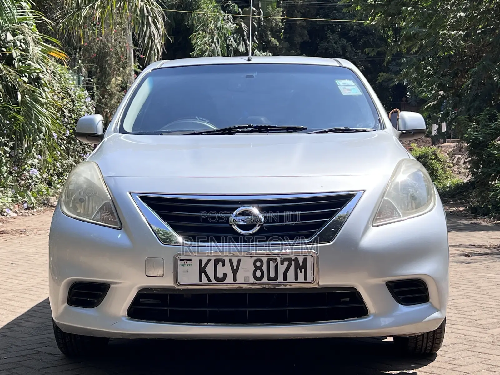 Nissan Tiida 2013 Silver