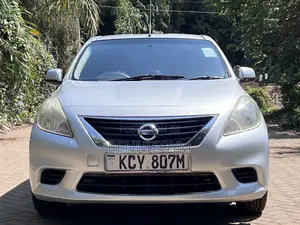 Nissan Tiida 2013 Silver
