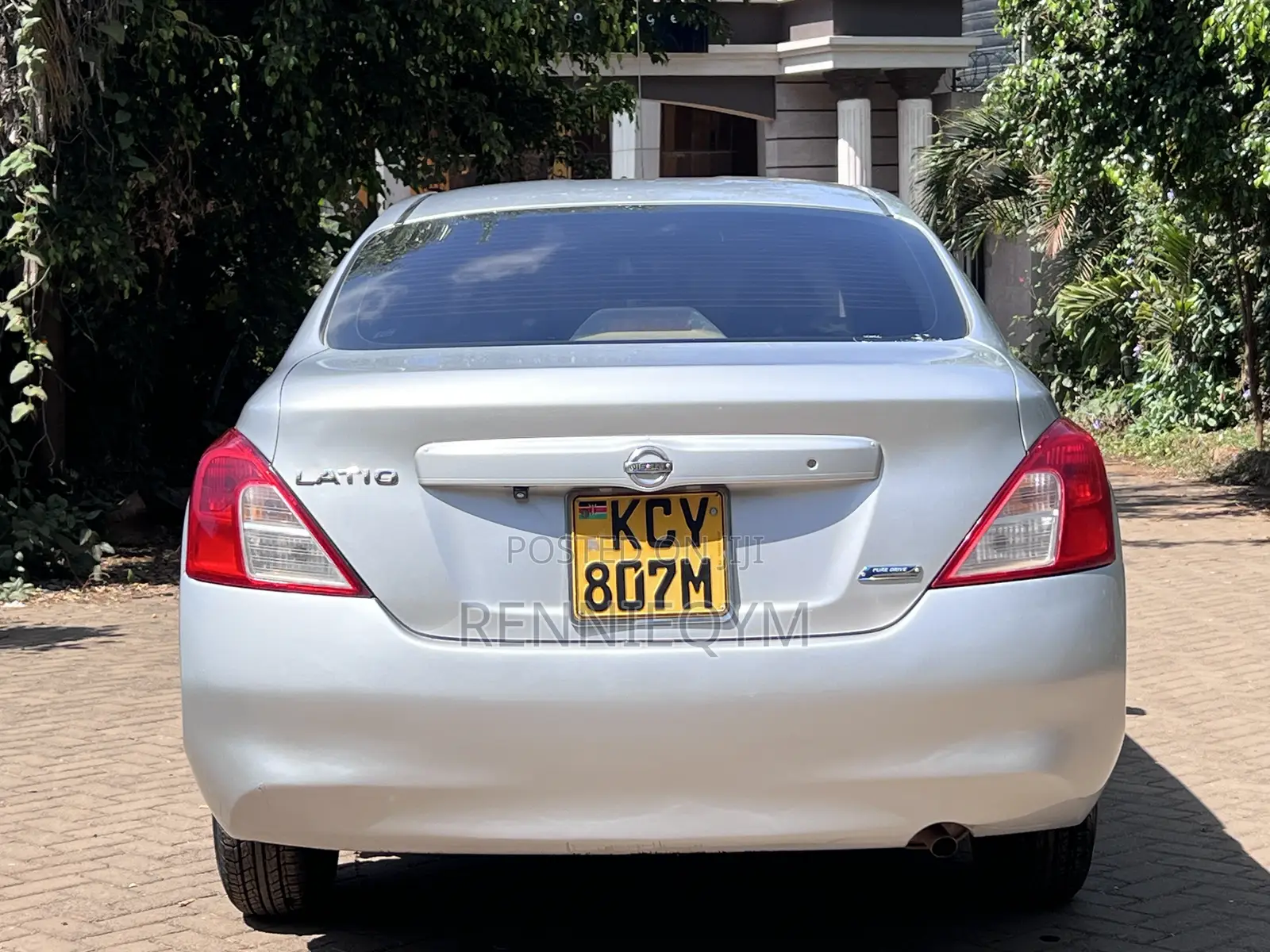 Nissan Tiida 2013 Silver