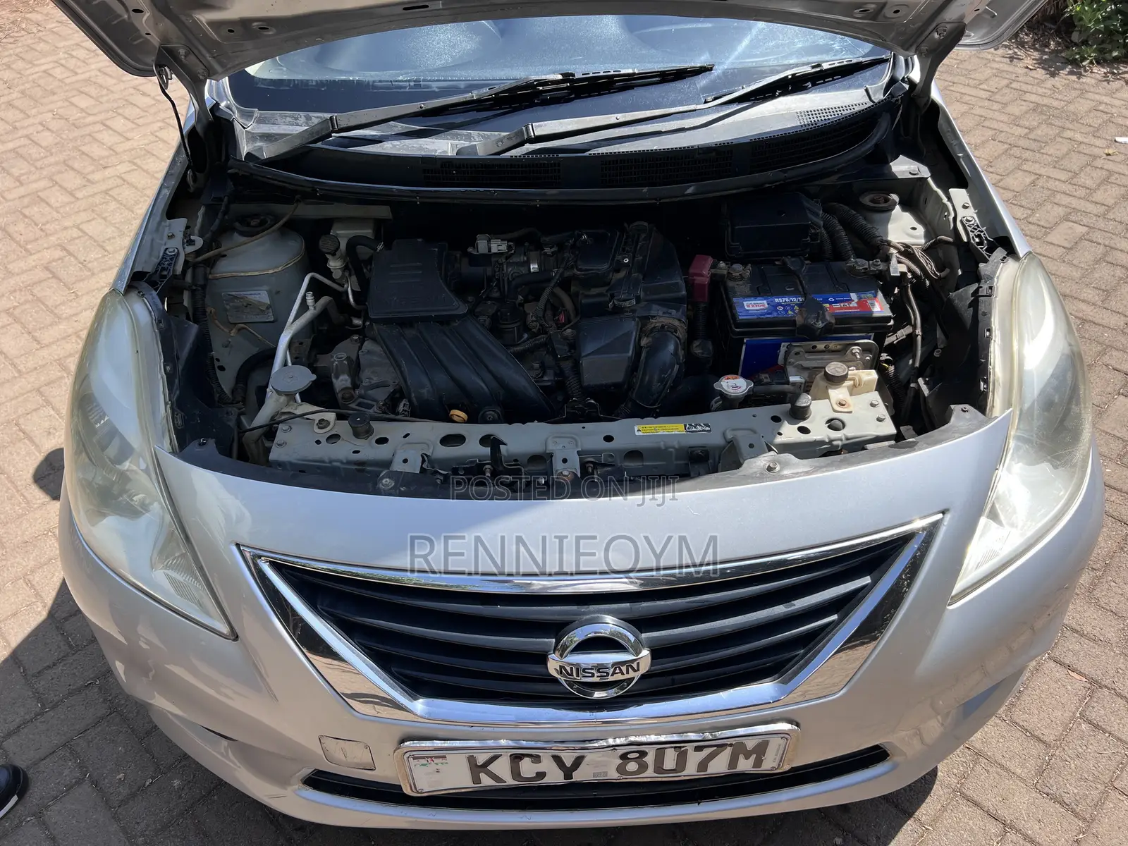 Nissan Tiida 2013 Silver