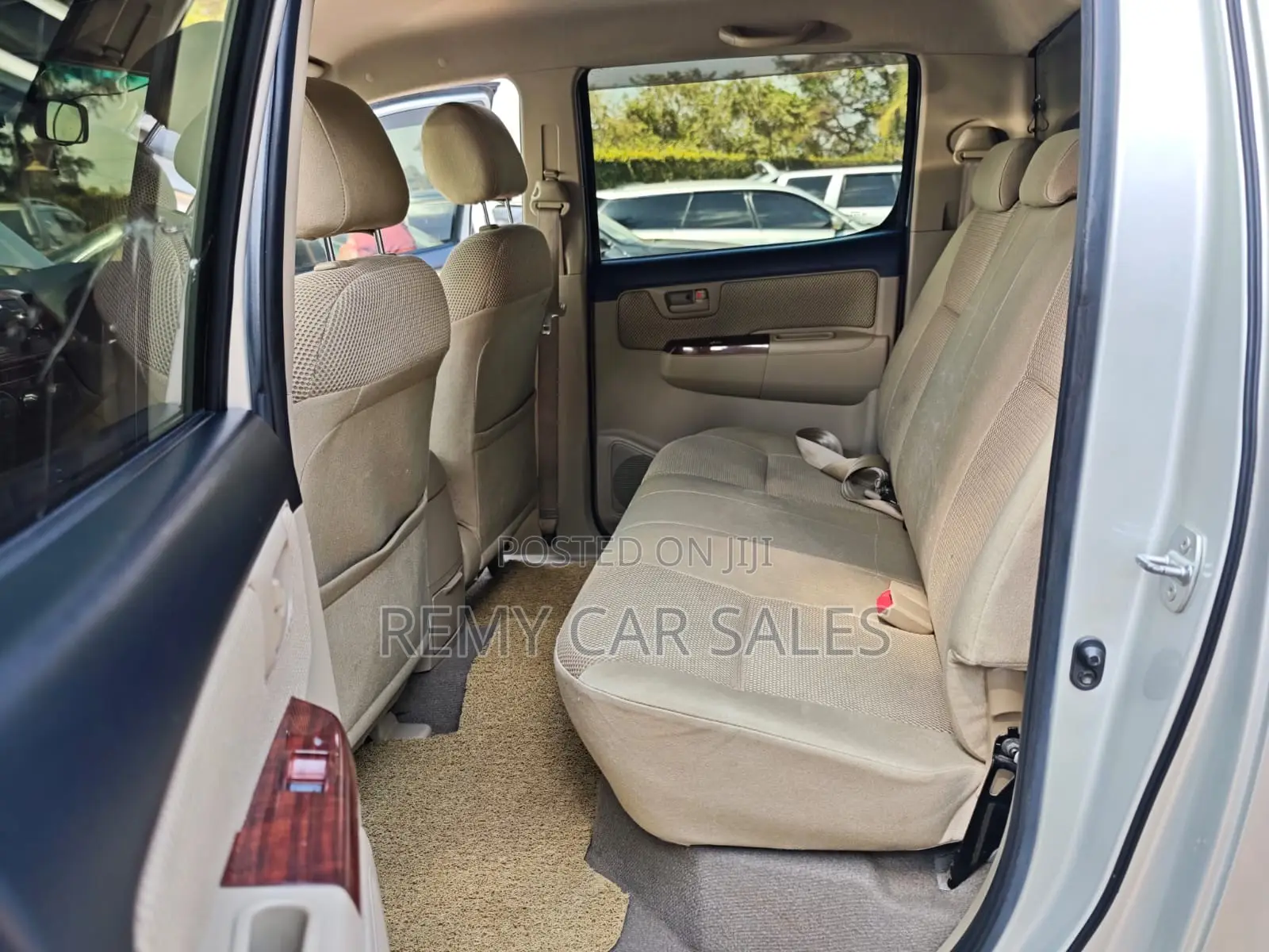 Toyota Hilux 2015 Silver