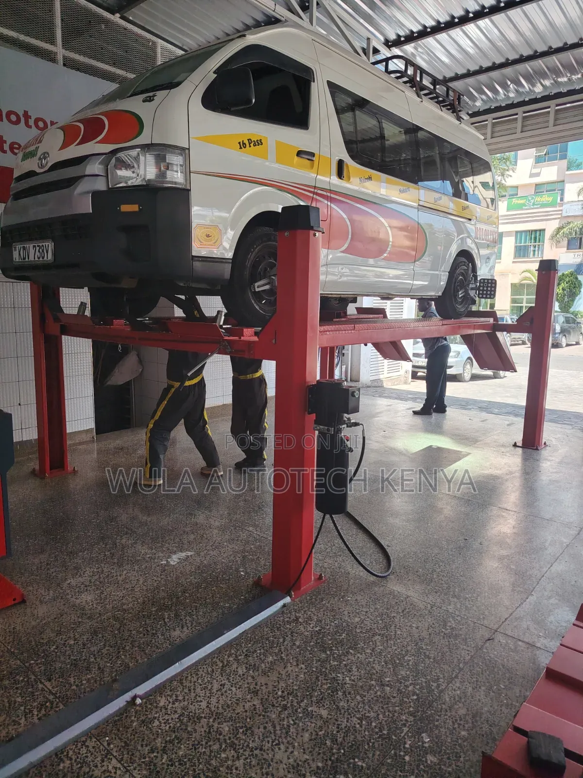 Heavy Duty Vehicle Lifting Machine 4post 4tns Sunshine Italy