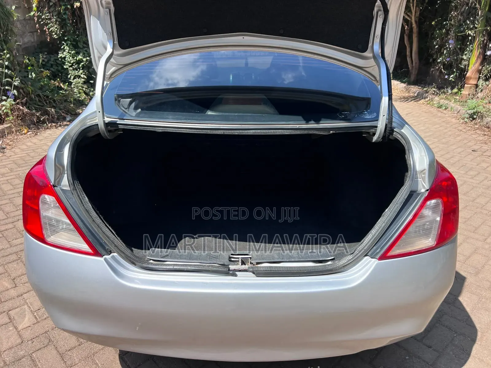Nissan Tiida 2013 Silver
