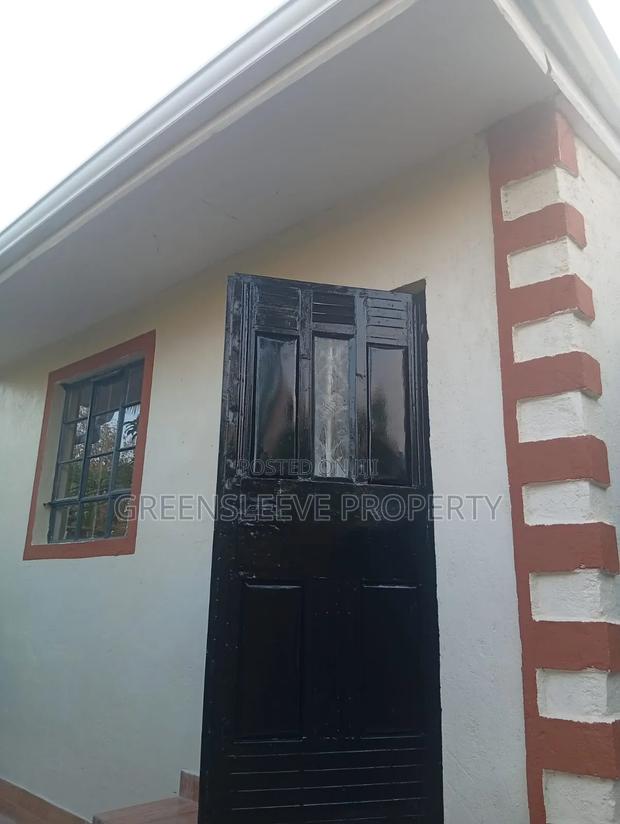 2bdrm Bungalow in Karen for rent