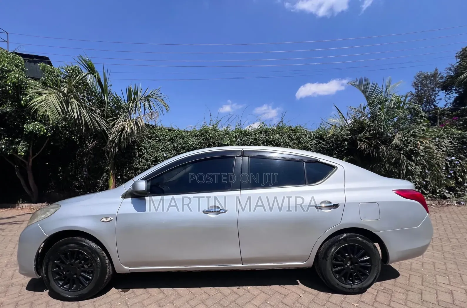 Nissan Tiida 2013 Silver