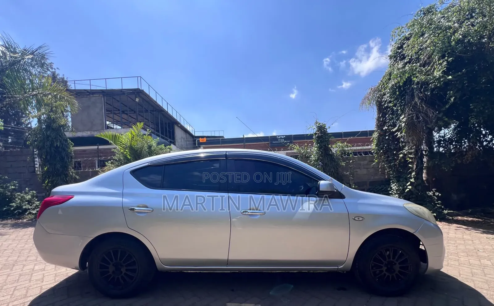 Nissan Tiida 2013 Silver