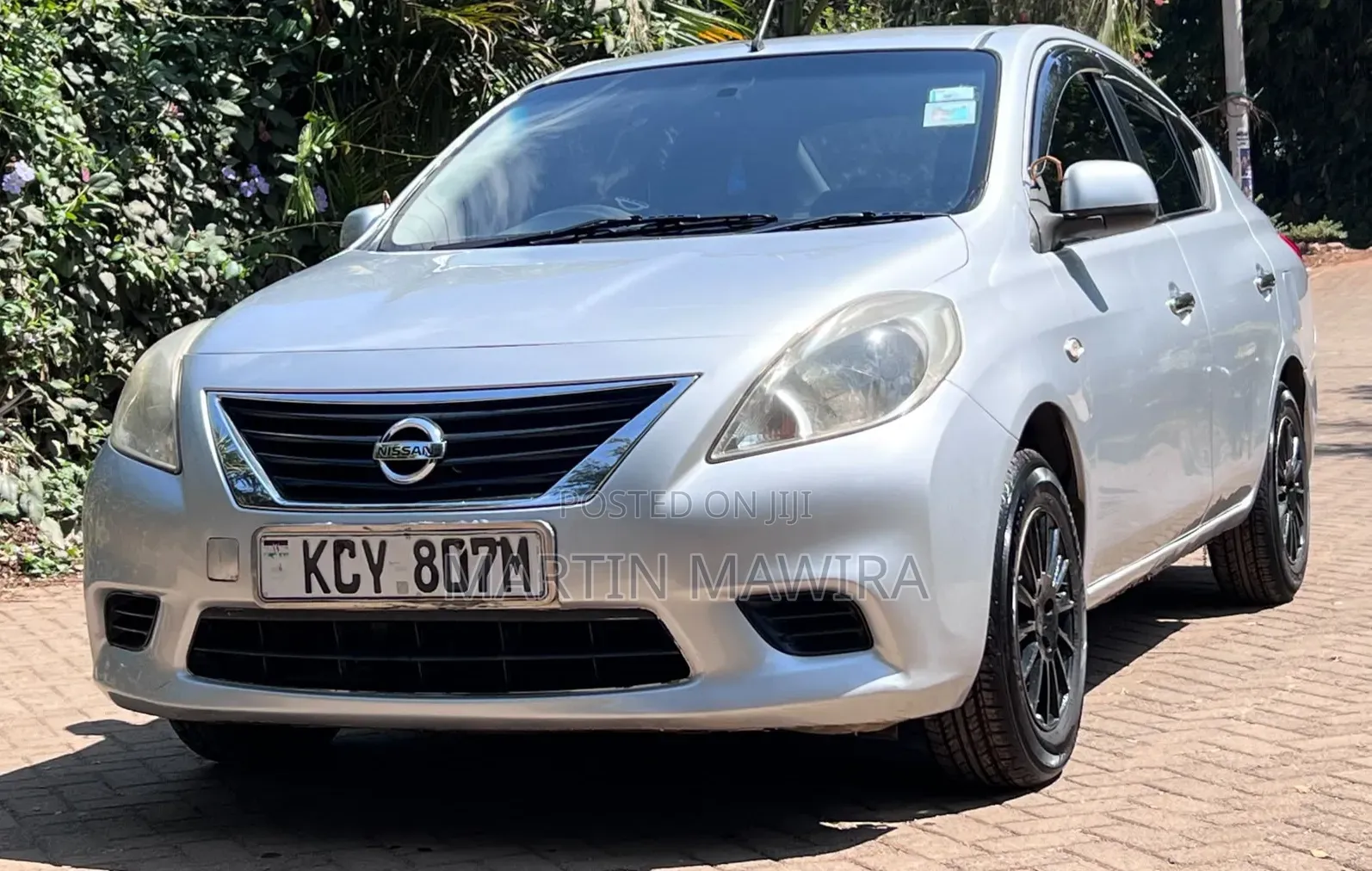 Nissan Tiida 2013 Silver