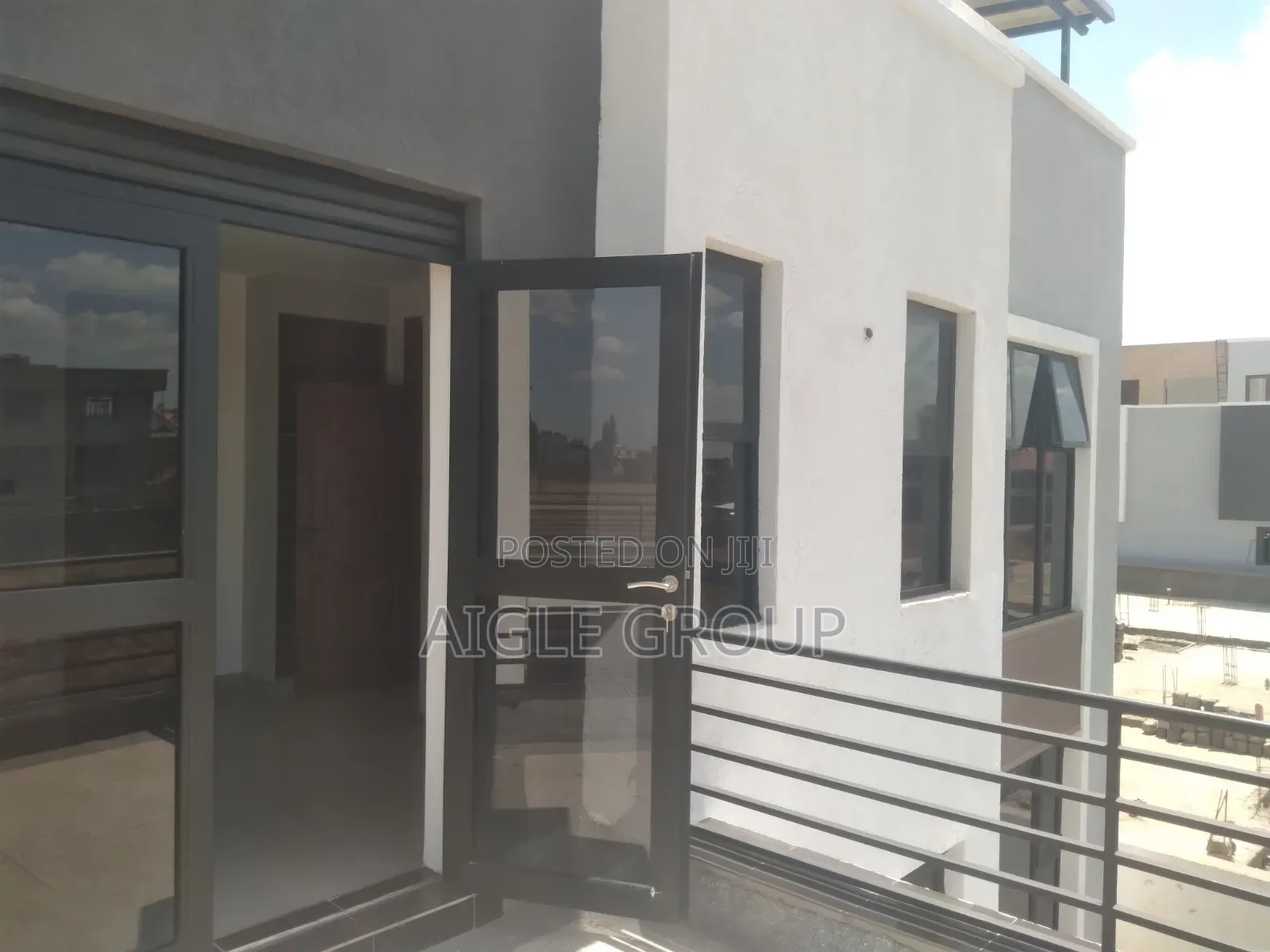 Khamakis 5 Bedroomed Mansion on Sale
