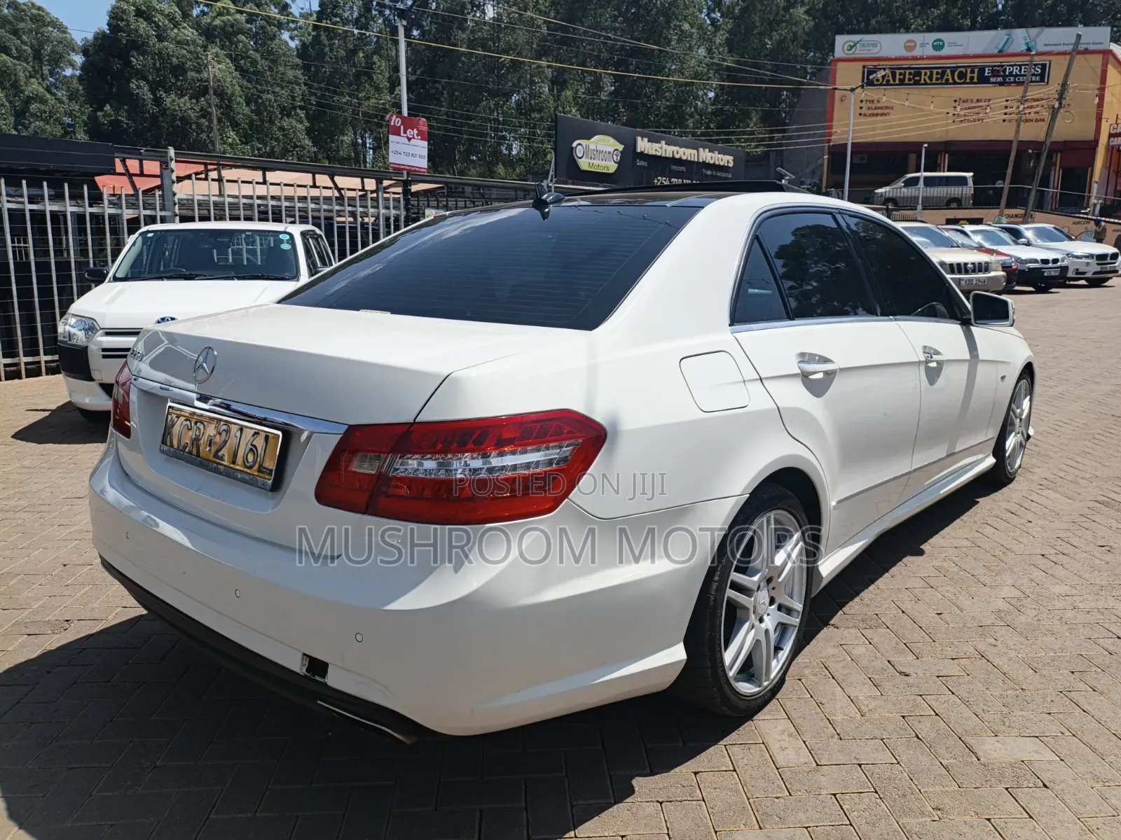 Mercedes-Benz E250 2011 Pearl