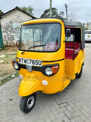 Piaggio 2024 Yellow