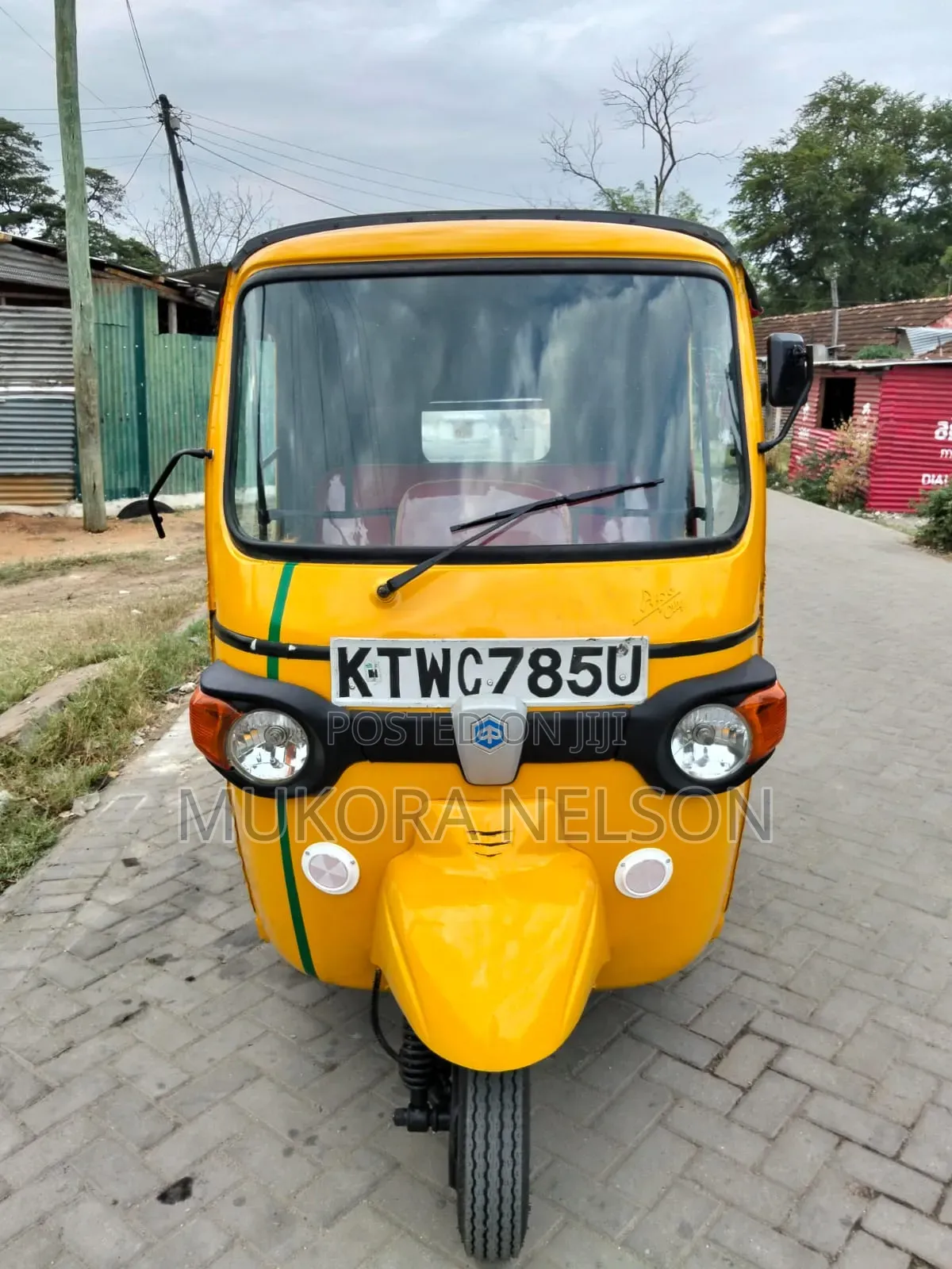 Piaggio 2024 Yellow