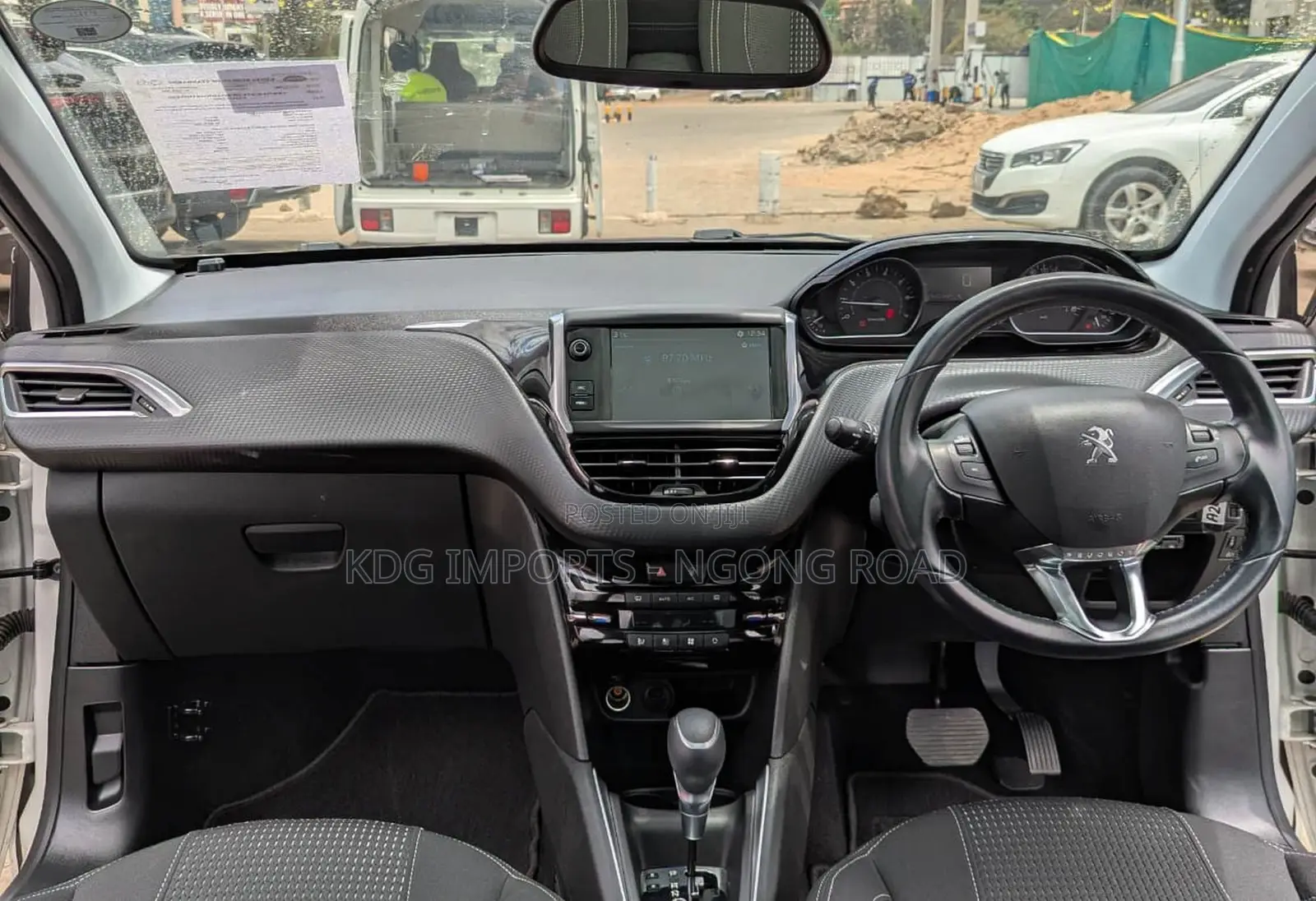 Peugeot 208 2019 White