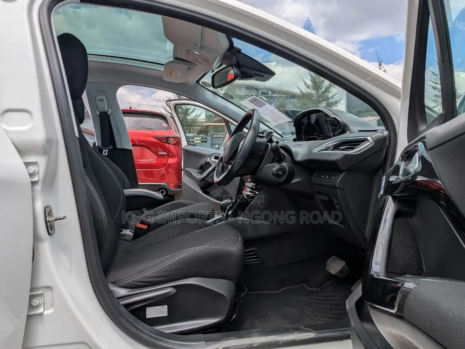 Peugeot 208 2019 White