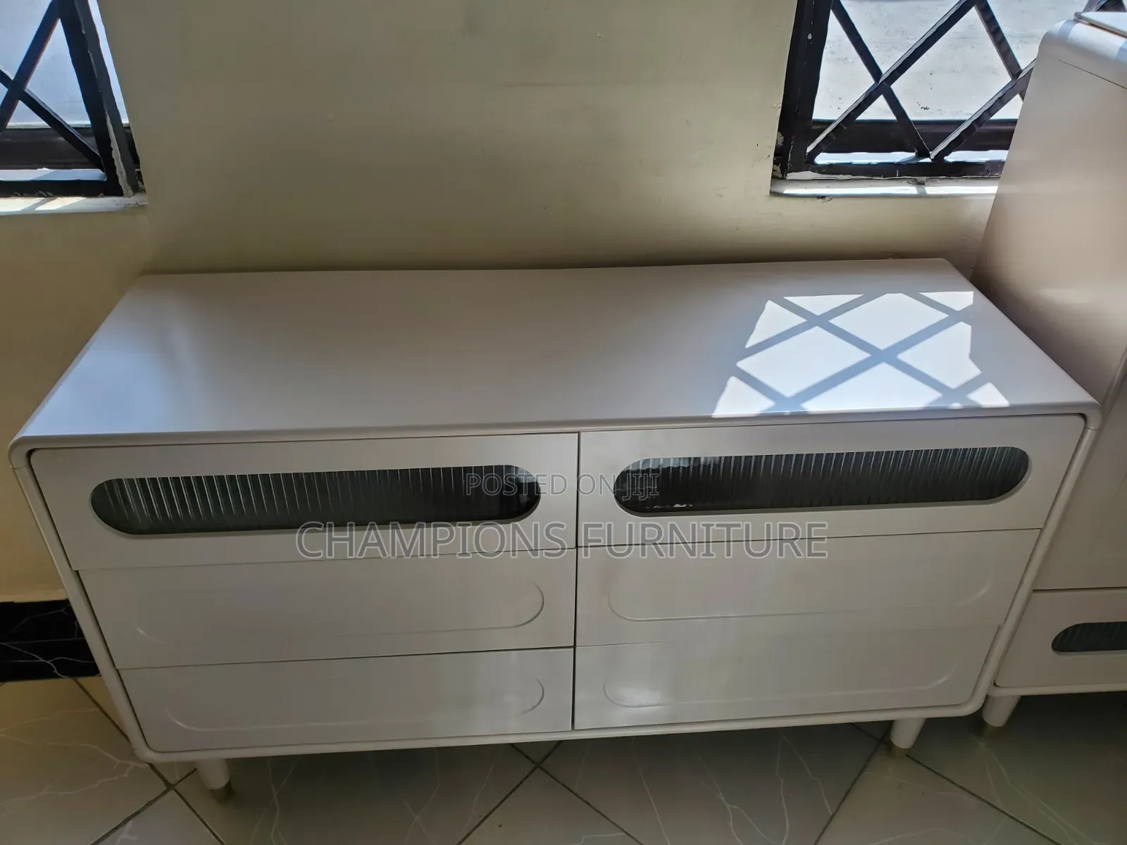 Modern 6-Drawer Console