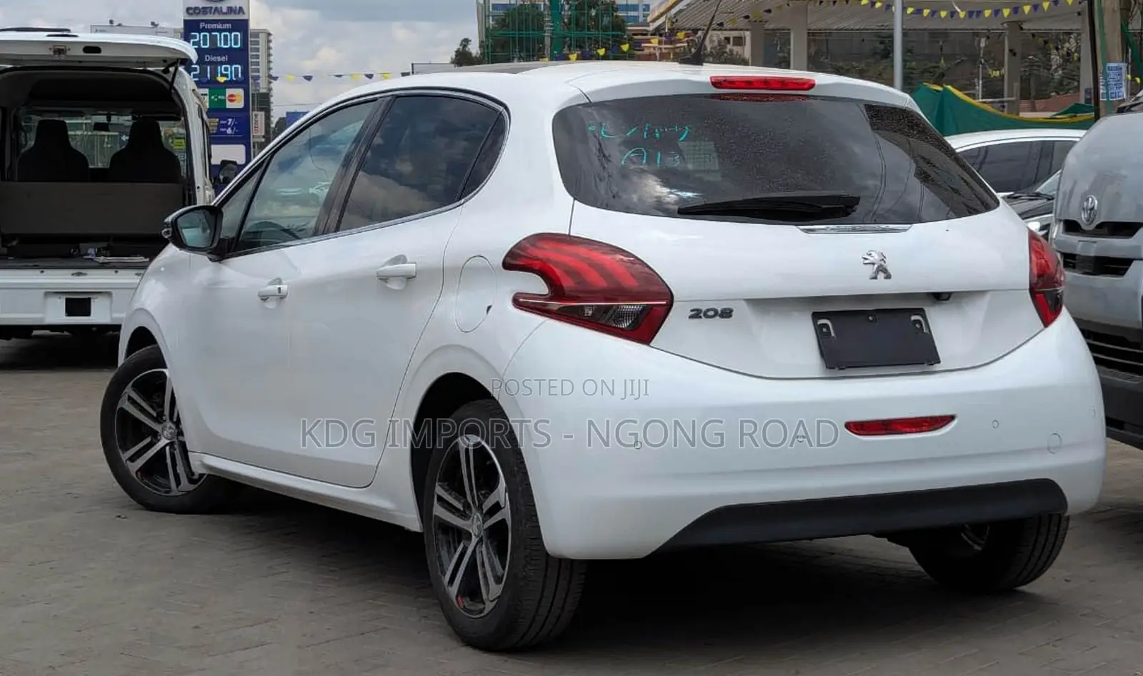Peugeot 208 2019 White