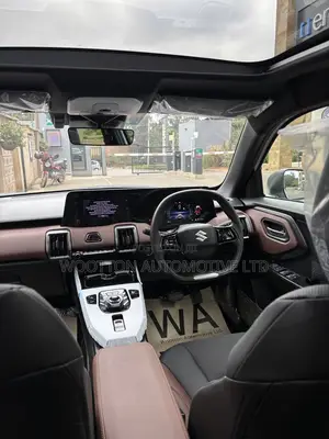 New Suzuki e Vitara 2025 White