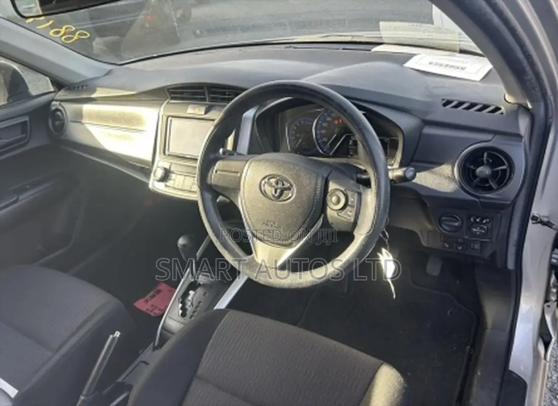 Toyota Corolla Fielder 1.5 Hybrid FWD 2019 Silver