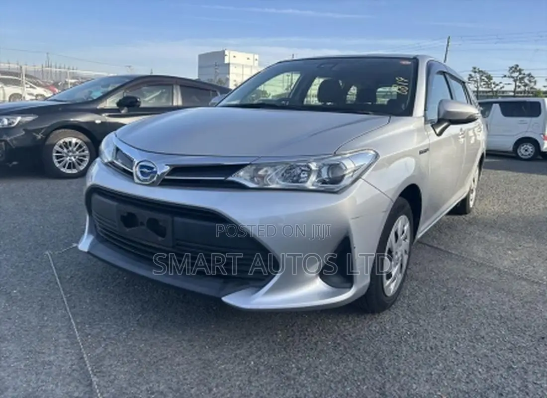 Toyota Corolla Fielder 1.5 Hybrid FWD 2019 Silver