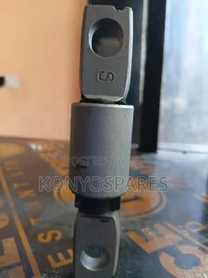 Small Arm Bushes Nissan T32