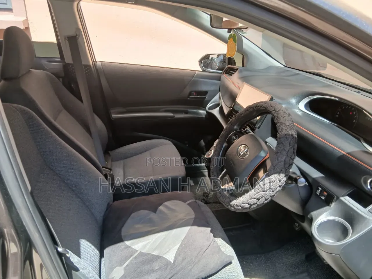 Toyota Sienta 2017 Brown