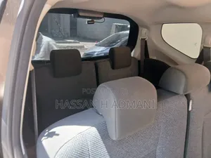 Toyota Sienta 2017 Brown