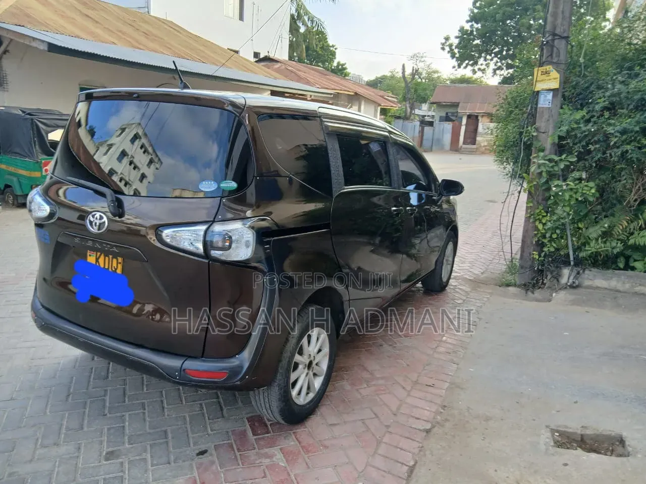 Toyota Sienta 2017 Brown