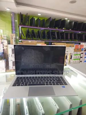Laptop HP EliteBook 1040 G8 16GB Intel Core i7 SSD 512GB